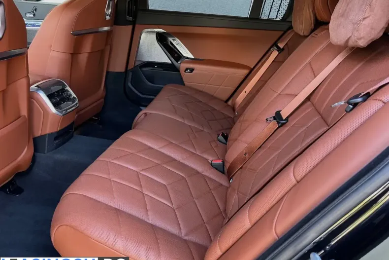 BMW 740 (Seria 7) din 2024 cu 22.154 km - oferta BMW220788 - foto 34