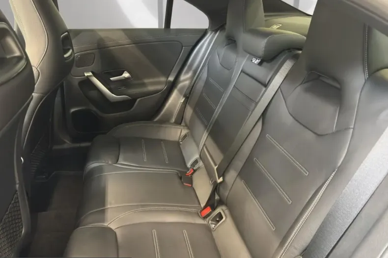 Mercedes-Benz CLA 250 (Clasa CLA) din 2024 cu 10.900 km - oferta MER220790 - foto 6