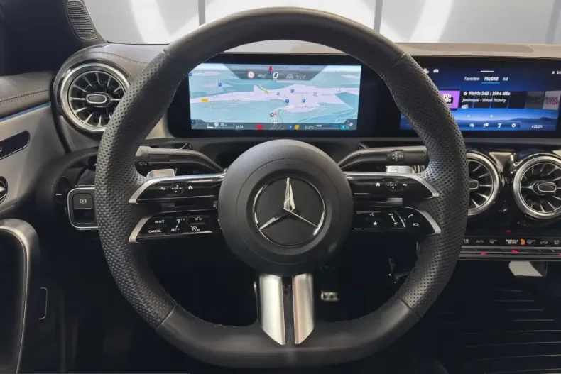 Mercedes-Benz CLA 250 (Clasa CLA) din 2024 cu 10.900 km - oferta MER220790 - foto 7