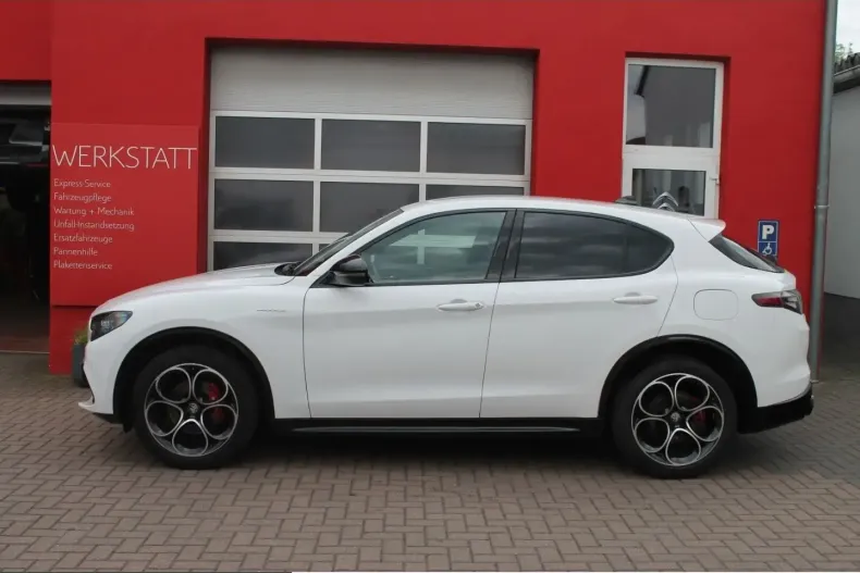 Alfa Romeo Stelvio din 2024 cu 47.990 km - oferta ALF220793 - foto 2