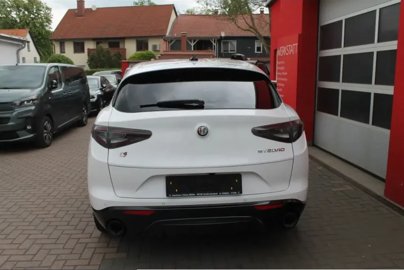 Alfa Romeo Stelvio din 2024 cu 47.990 km - oferta ALF220793 - foto 4