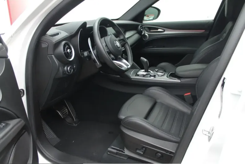 Alfa Romeo Stelvio din 2024 cu 47.990 km - oferta ALF220793 - foto 5