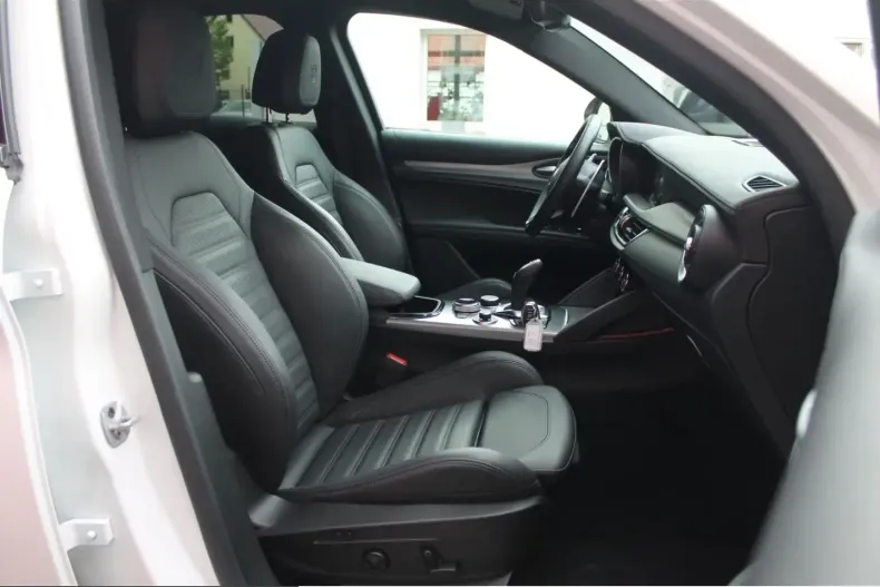 Alfa Romeo Stelvio din 2024 cu 47.990 km - oferta ALF220793 - foto 9