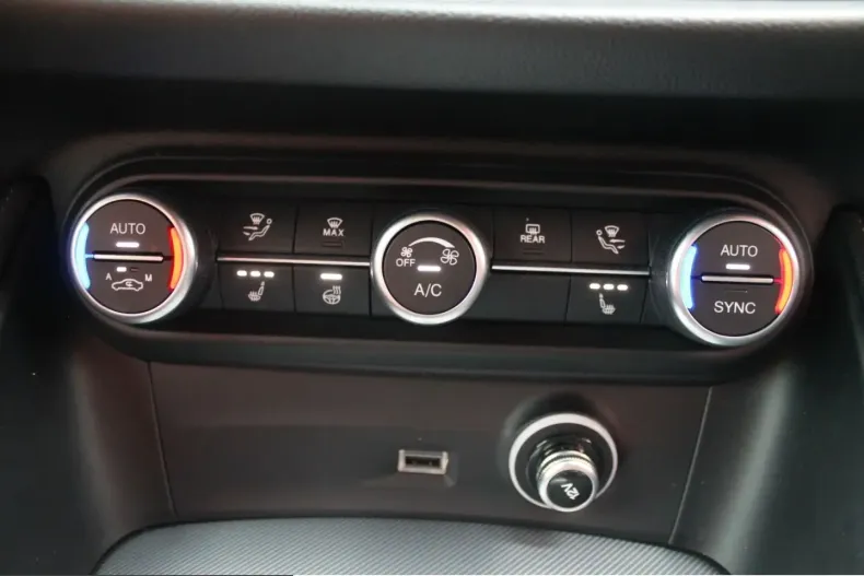Alfa Romeo Stelvio din 2024 cu 47.990 km - oferta ALF220793 - foto 13