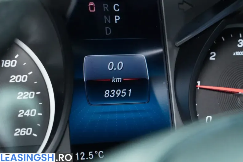 Mercedes-Benz V 300 (Clasa V) din 2022 cu 83.958 km - oferta MER220799 - foto 39