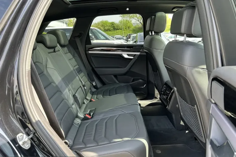 Volkswagen Touareg din 2021 cu 93.578 km - oferta VOL220805 - foto 12