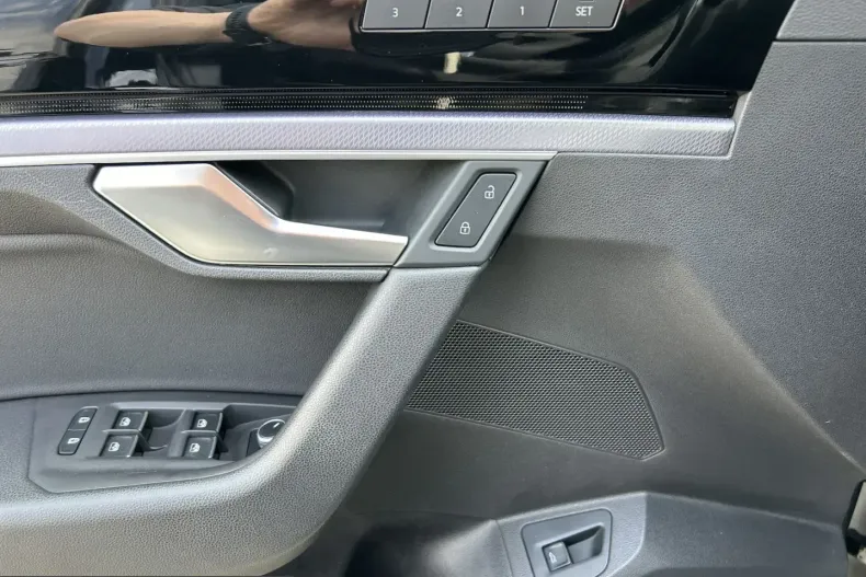 Volkswagen Touareg din 2021 cu 93.578 km - oferta VOL220805 - foto 30