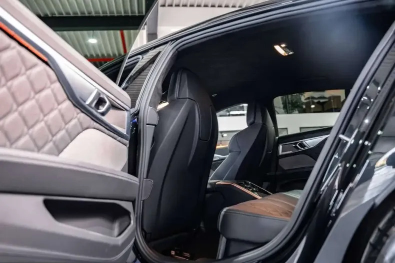 BMW M8 (Seria 8) din 2022 cu 33.371 km - oferta BMW220808 - foto 18