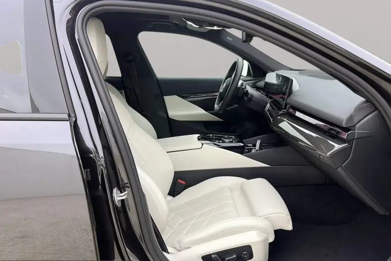 BMW 550 (Seria 5) din 2025 cu 21.310 km - oferta BMW220813 - foto 14