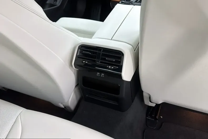 BMW 550 (Seria 5) din 2025 cu 21.310 km - oferta BMW220813 - foto 19