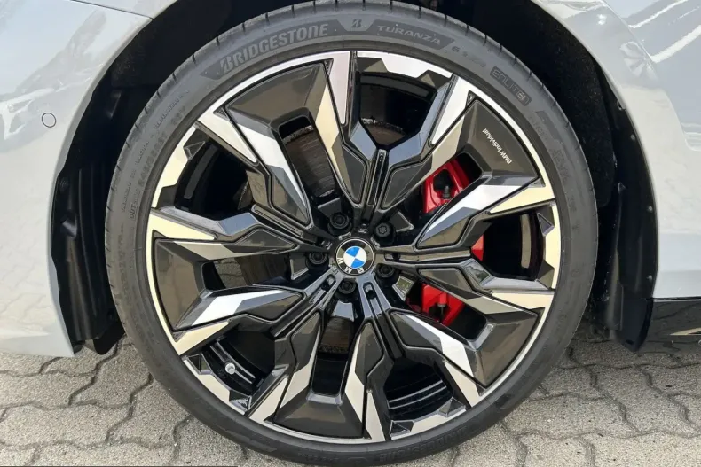 BMW 540 (Seria 5) din 2025 cu 15.143 km - oferta BMW220815 - foto 16