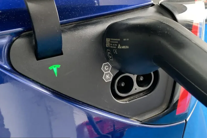 Tesla Model 3 din 2022 cu 88.625 km - oferta TES220816 - foto 24