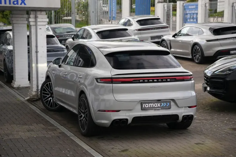 Porsche Cayenne din 2024 cu 18.200 km - oferta POR220818 - foto 7
