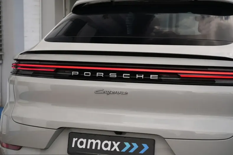 Porsche Cayenne din 2024 cu 18.200 km - oferta POR220818 - foto 9