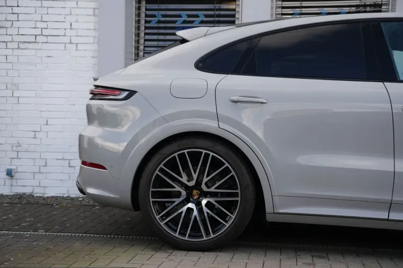 Porsche Cayenne din 2024 cu 18.200 km - oferta POR220818 - foto 15