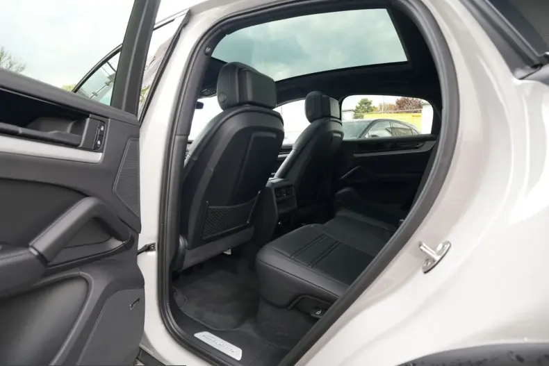 Porsche Cayenne din 2024 cu 18.200 km - oferta POR220818 - foto 33