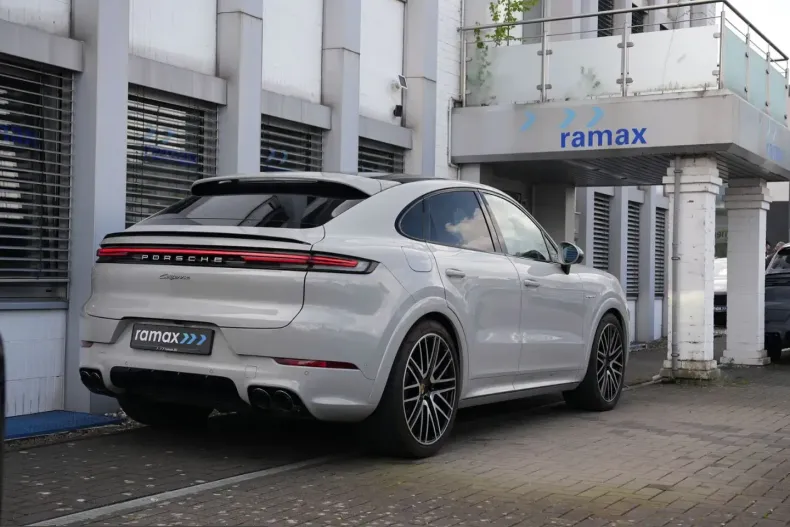 Porsche Cayenne din 2024 cu 18.200 km - oferta POR220818 - foto 49