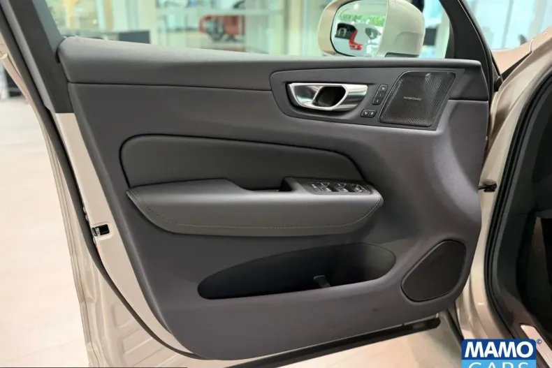 Volvo XC60 din 2025 cu 19.490 km - oferta VOL220820 - foto 42