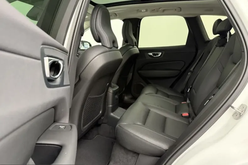Volvo XC60 din 2025 cu 23.466 km - oferta VOL220823 - foto 12