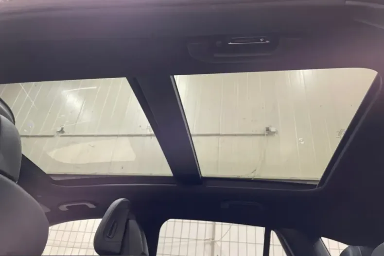 Mercedes-Benz GLC 300 (Clasa GLC) din 2023 cu 56.196 km - oferta MER220846 - foto 17