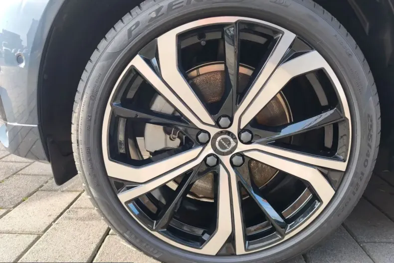 Volvo XC60 din 2025 cu 22.809 km - oferta VOL220869 - foto 2