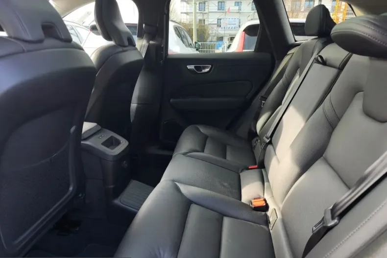 Volvo XC60 din 2025 cu 22.809 km - oferta VOL220869 - foto 11