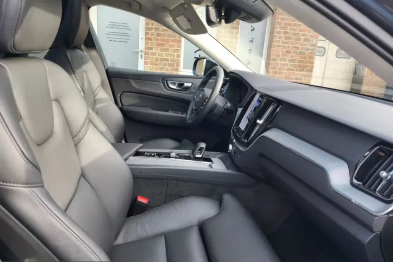 Volvo XC60 din 2025 cu 22.809 km - oferta VOL220869 - foto 17