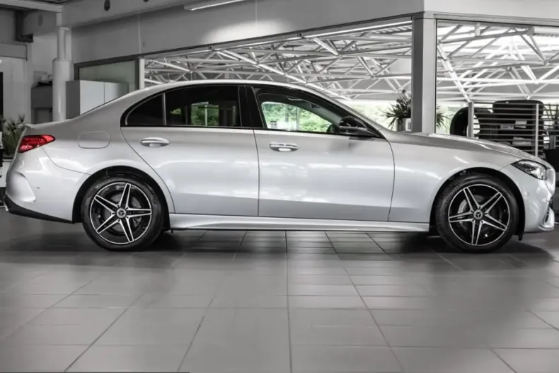 Mercedes-Benz C 400 (Clasa C) din 2022 cu 51.001 km - oferta MER220905 - foto 2