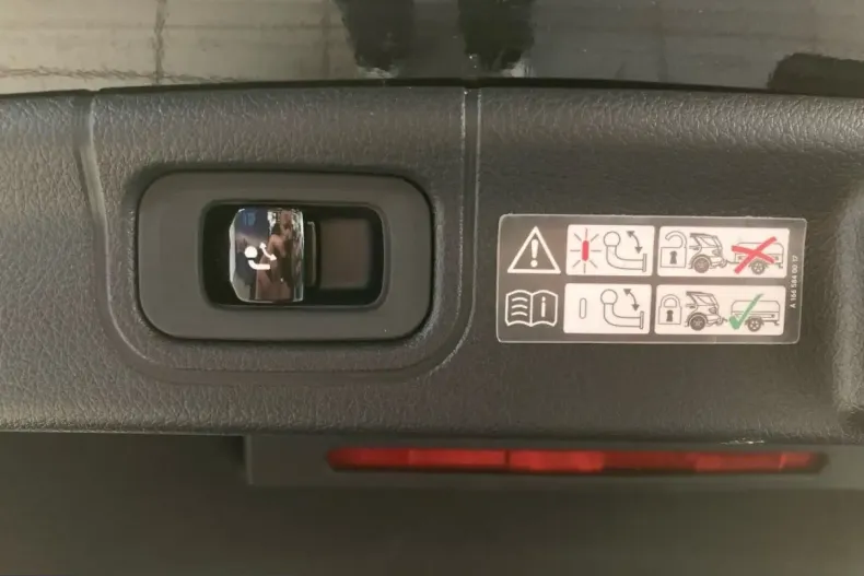 Mercedes-Benz C 200 (Clasa C) din 2025 cu 19.980 km - oferta MER220908 - foto 21