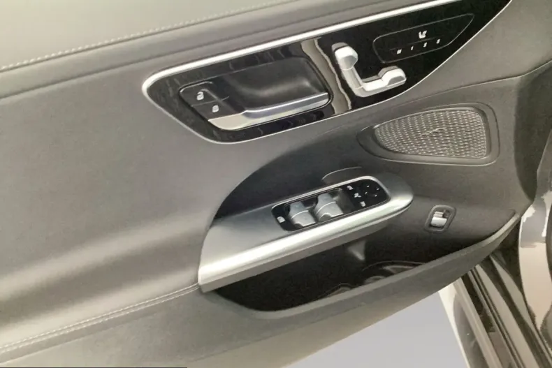 Mercedes-Benz C 220 (Clasa C) din 2025 cu 30.000 km - oferta MER220917 - foto 6