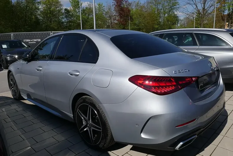 Mercedes-Benz C 300 (Clasa C) din 2025 cu 22.805 km - oferta MER220919 - foto 3