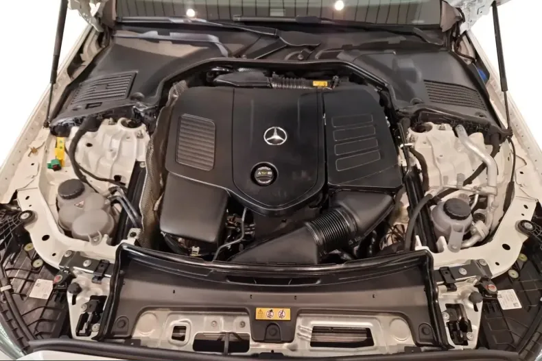 Mercedes-Benz C 300 (Clasa C) din 2023 cu 66.547 km - oferta MER220921 - foto 7