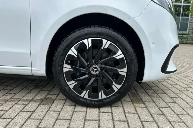 Mercedes-Benz V 300 (Clasa V) din 2025 cu 15.800 km - oferta MER220947 - foto 4