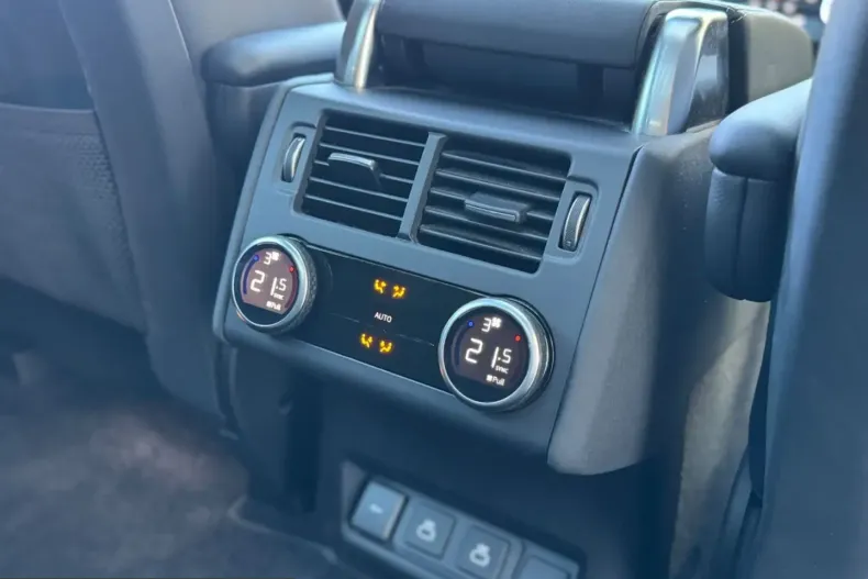 Land Rover Discovery din 2022 cu 32.000 km - oferta LAN220957 - foto 27