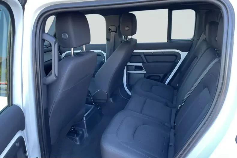 Land Rover Defender din 2021 cu 74.900 km - oferta LAN220958 - foto 5