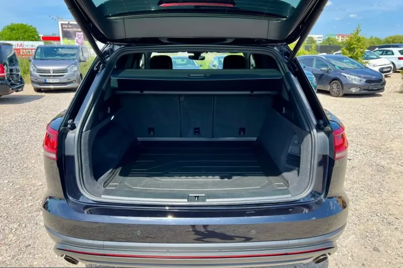 Volkswagen Touareg din 2022 cu 56.819 km - oferta VOL220964 - foto 6
