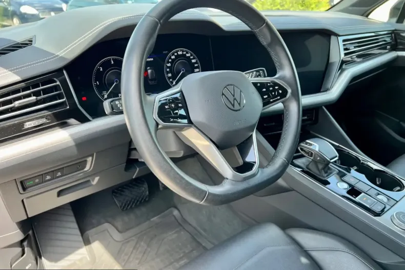 Volkswagen Touareg din 2022 cu 56.819 km - oferta VOL220964 - foto 8