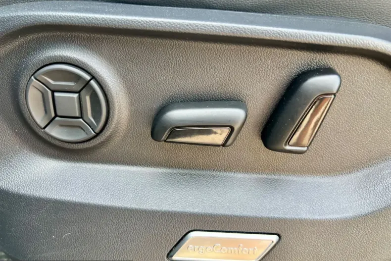 Volkswagen Touareg din 2022 cu 56.819 km - oferta VOL220964 - foto 10