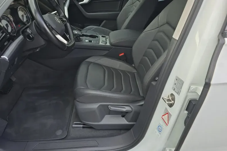 Volkswagen Touareg din 2022 cu 58.800 km - oferta VOL220965 - foto 11