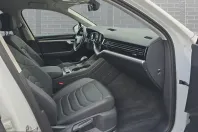 Volkswagen Touareg din 2022 cu 58.800 km - oferta VOL220965 - foto 13