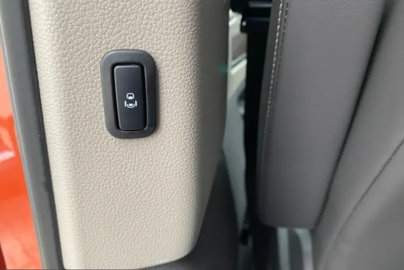 Volkswagen T7 Multivan din 2022 cu 35.900 km - oferta VOL220970 - foto 18
