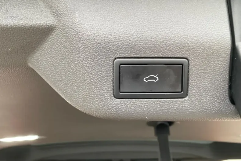 Volkswagen T7 Multivan din 2022 cu 35.900 km - oferta VOL220970 - foto 24