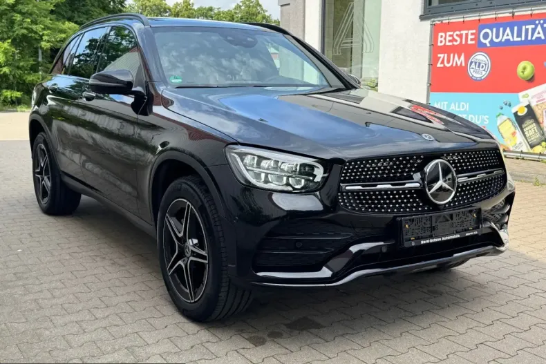 Mercedes-Benz GLC 300 (Clasa GLC) din 2022 cu 20.582 km - oferta MER220976 - foto 1