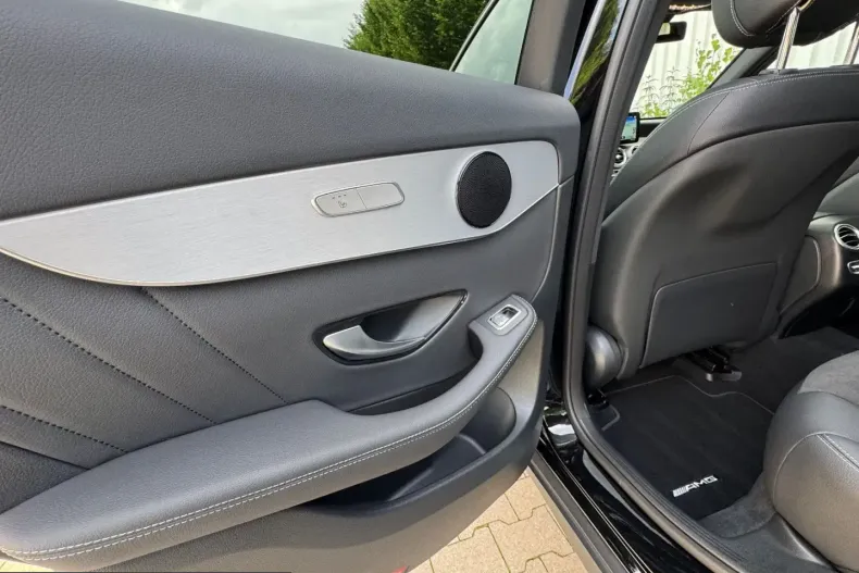 Mercedes-Benz GLC 300 (Clasa GLC) din 2022 cu 20.582 km - oferta MER220976 - foto 18