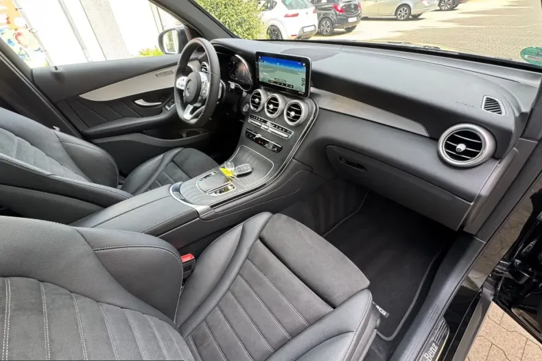 Mercedes-Benz GLC 300 (Clasa GLC) din 2022 cu 20.582 km - oferta MER220976 - foto 28