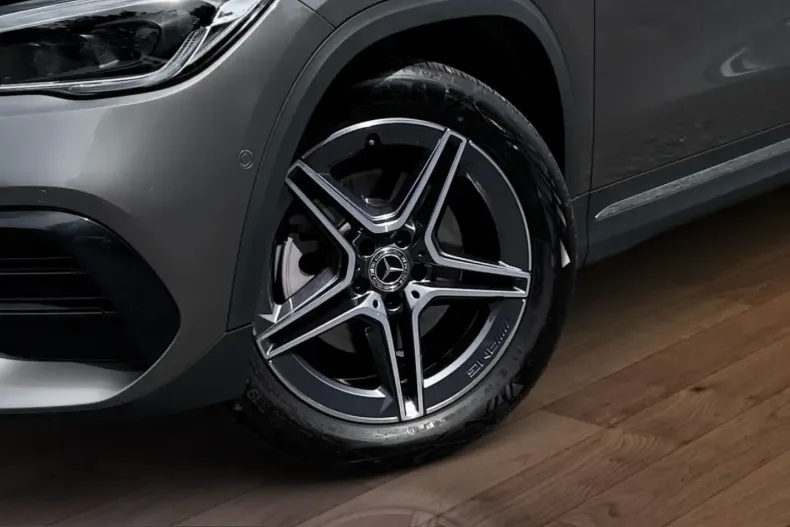 Mercedes-Benz GLA 250 (Clasa GLA) din 2021 cu 19.667 km - oferta MER220980 - foto 2