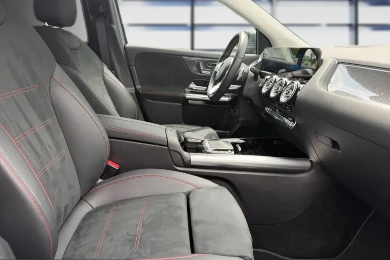 Mercedes-Benz GLA 250 (Clasa GLA) din 2021 cu 19.667 km - oferta MER220980 - foto 10