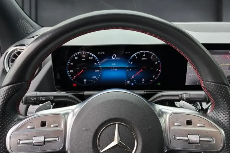 Mercedes-Benz GLA 200 (Clasa GLA) din 2022 cu 37.828 km - oferta MER220992 - foto 6