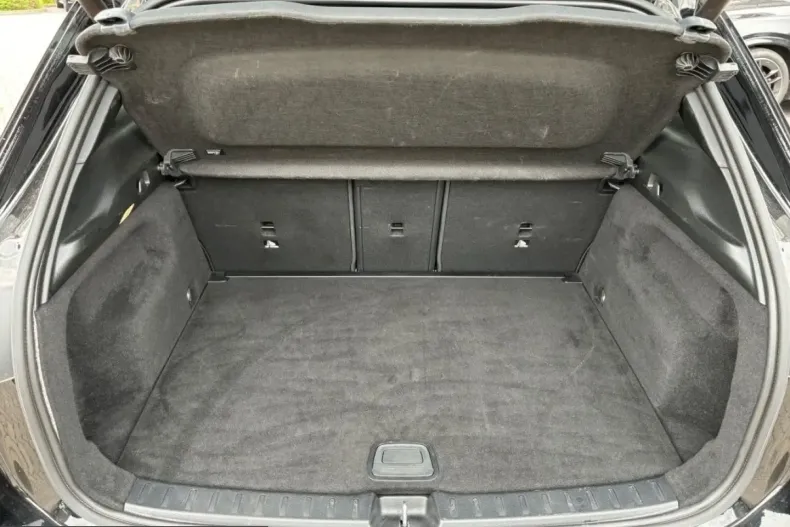 Mercedes-Benz GLA 200 (Clasa GLA) din 2022 cu 37.828 km - oferta MER220992 - foto 8