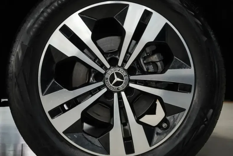 Mercedes-Benz GLA 200 (Clasa GLA) din 2022 cu 38.429 km - oferta MER220997 - foto 9